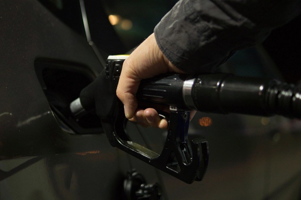 Cât te costă, de fapt, un kilometru cu mașina: formula și cifra pe care o uită toată lumea