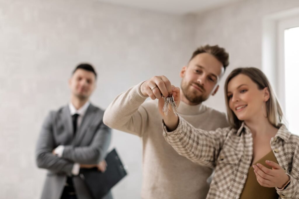 Credit ipotecar 2026: dobândă fixă sau IRCC, avans și costurile ascunse