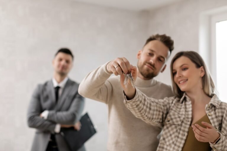 Credit ipotecar 2026: dobândă fixă sau IRCC, avans și costurile ascunse