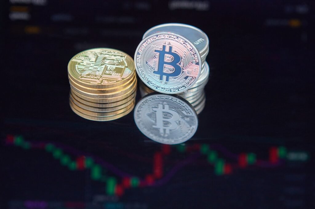 Criptomonede și ANAF: cota de 16% din 2026 și pragul pe care toți îl înțeleg greșit