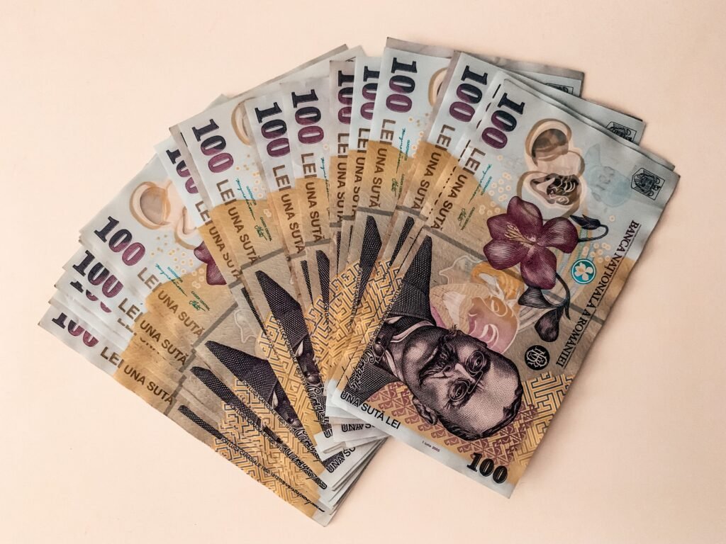 Salariul minim 2026: cât e brutul, cât rămâne net și de unde vine diferența